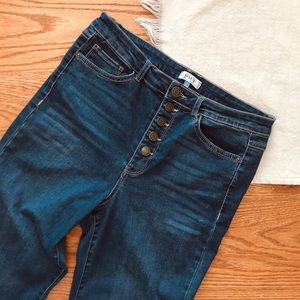 High waisted button fly jeans 🌼